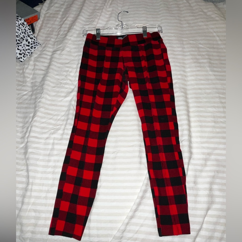 Plaid black and red leggings